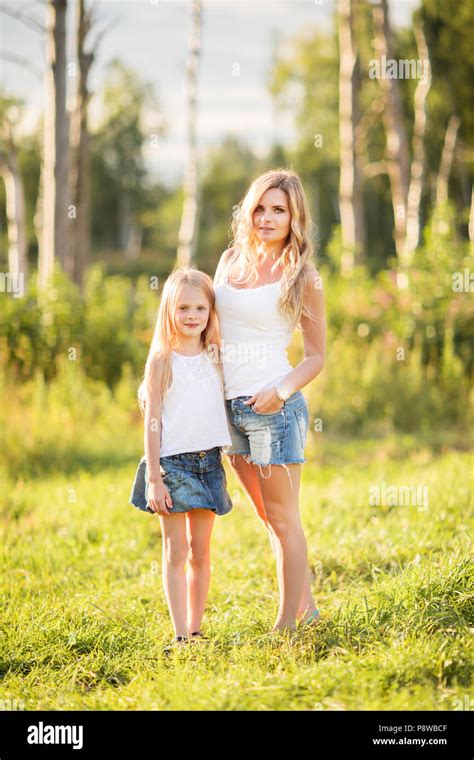 blonde mom|Free Blonde Mother And Daughter Photos .